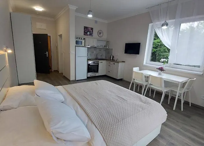 Lägenhet With Ap. Garden