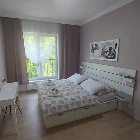 With Ap. Garden 玛丽亚温泉