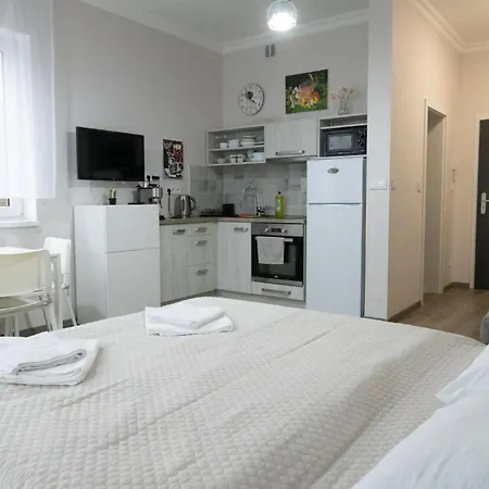 With Ap. Garden 玛丽亚温泉